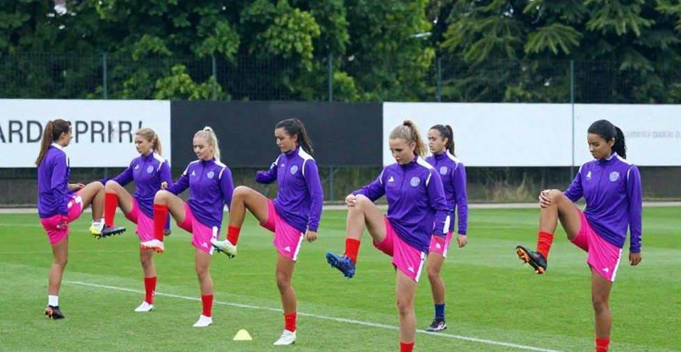 Bayern's Right Flank Is Locked by a Contract: Givairo Read Only Arrives Once Sacha Boey Leaves Bayern's Right Flank Is Locked by a Contract: Givairo Read Only Arrives Once Sacha Boey Leaves