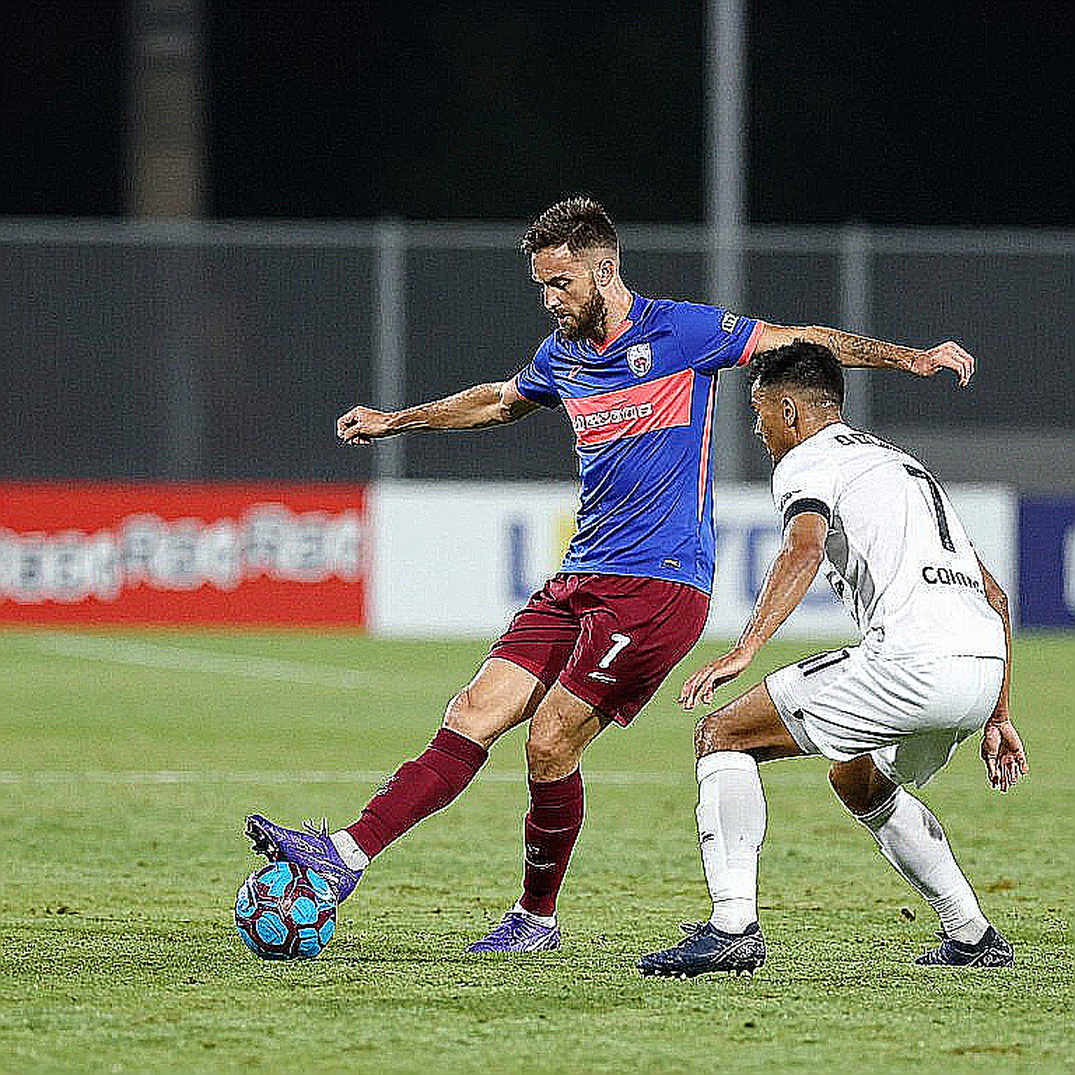 Bên trong kỳ chuyển nhượng V.League: Khi tiếng ồn át đi tín hiệu thật