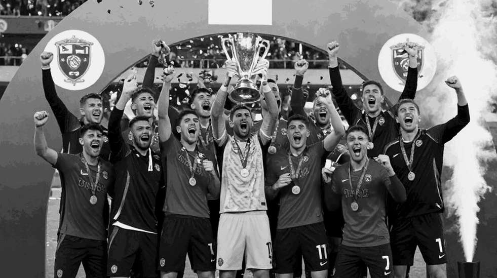 Năm cầu thủ rời sân trong mười phút: Khi Man City không còn là câu chuyện của Haaland