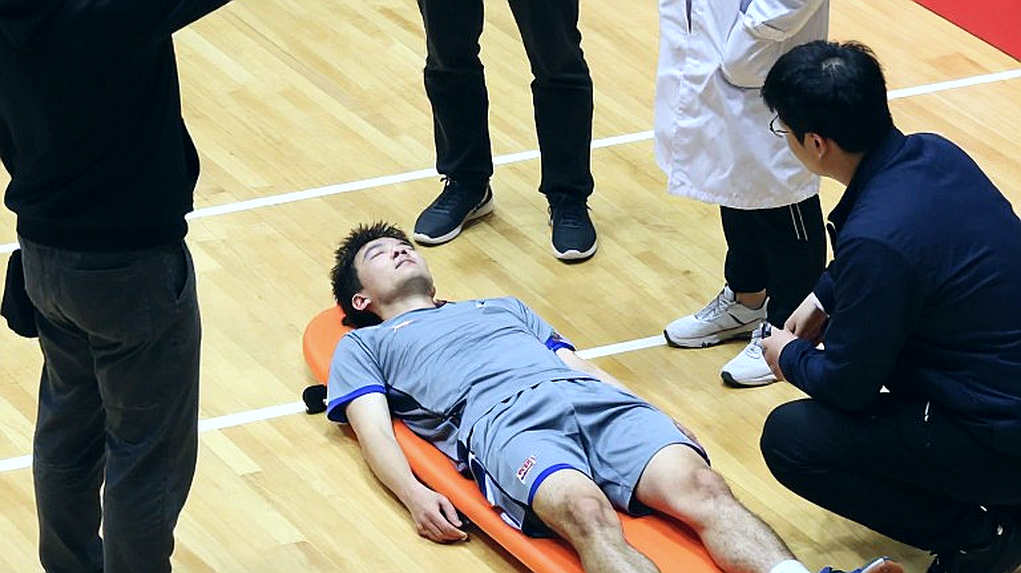 Alwi Farhan tập cùng Kento Momota trước Asian Games 2026: Tín hiệu chuẩn bị và những con số còn thiếu