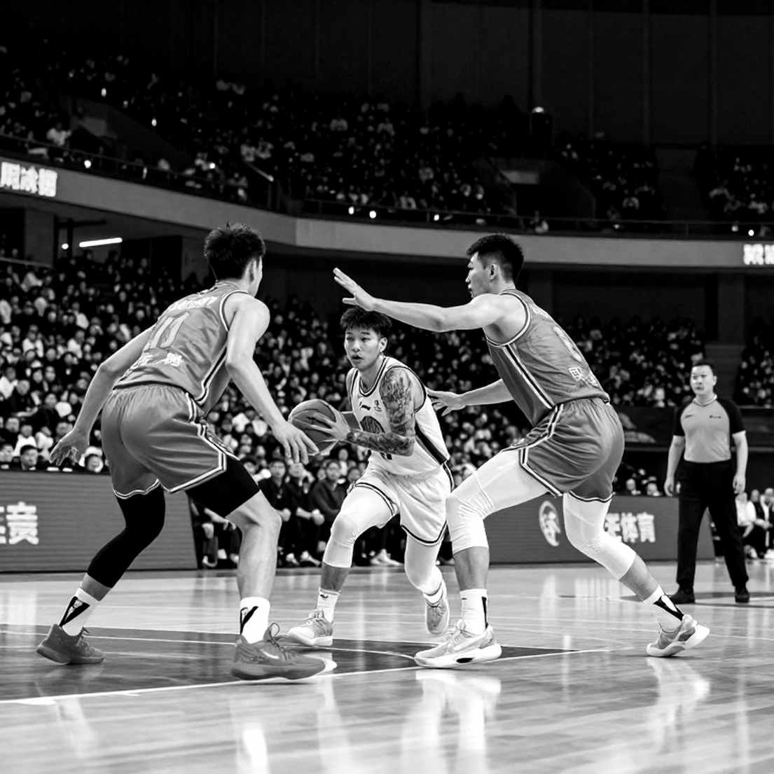 Giannakopoulos kêu gọi CSKA trở lại và chỉ trích Olympiacos về lập trường với NBA