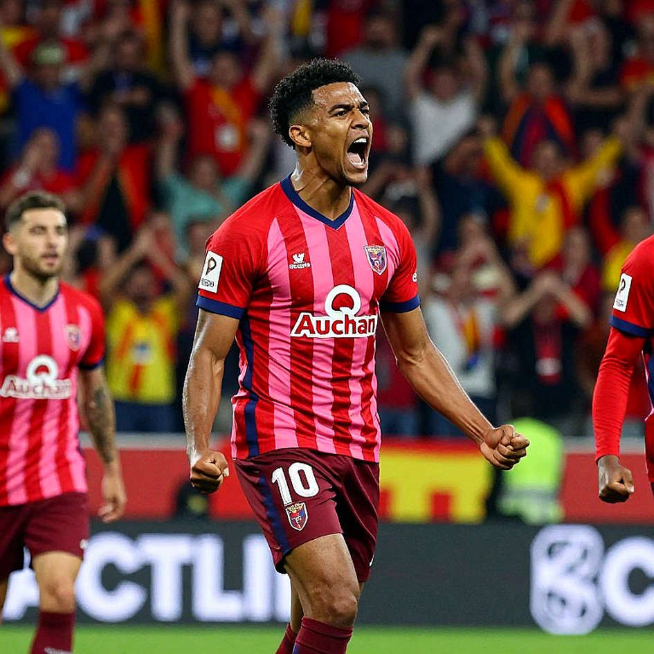Galatasaray tại Lille: Khi lời thú nhận của Buruk đáng tin hơn mọi bảng thống kê