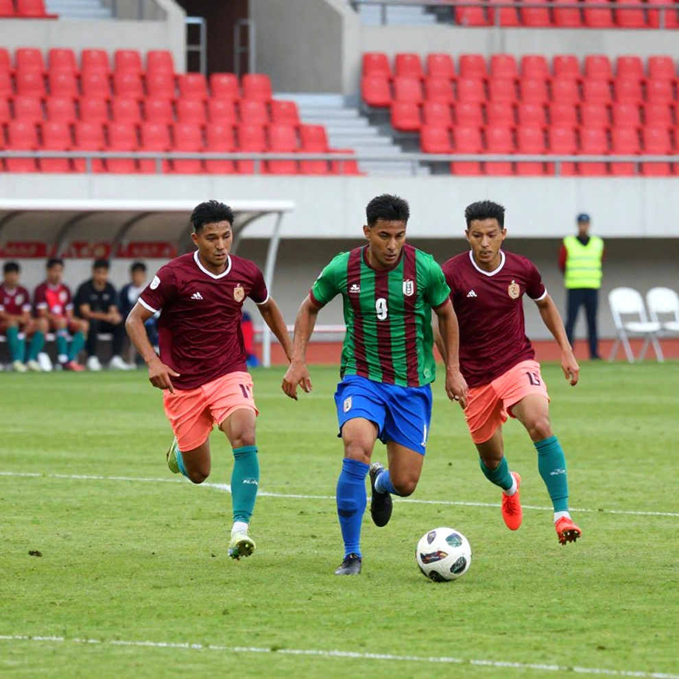 Tờ chấm điểm in lúc 5 giờ sáng: 47 pha phá bóng, 27 quả tạt và một cái tên nằm sai hàng