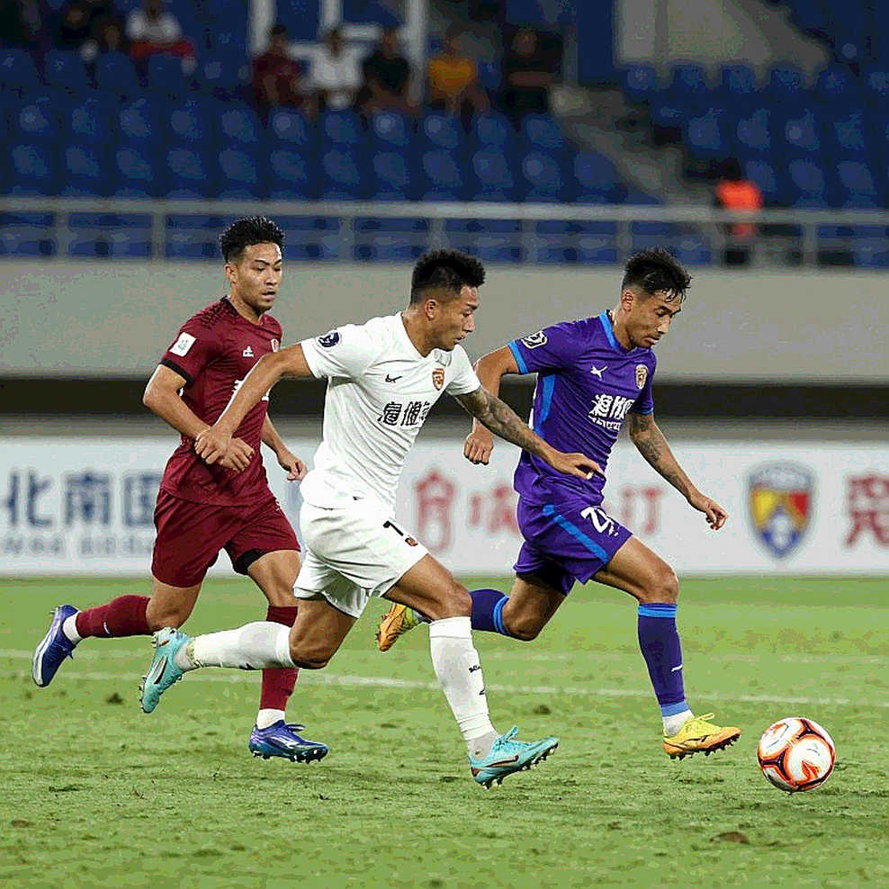 Hồ sơ trống ở kỳ chuyển nhượng V-League: đọc tin đồn ngoại binh bằng hợp đồng, không bằng clip