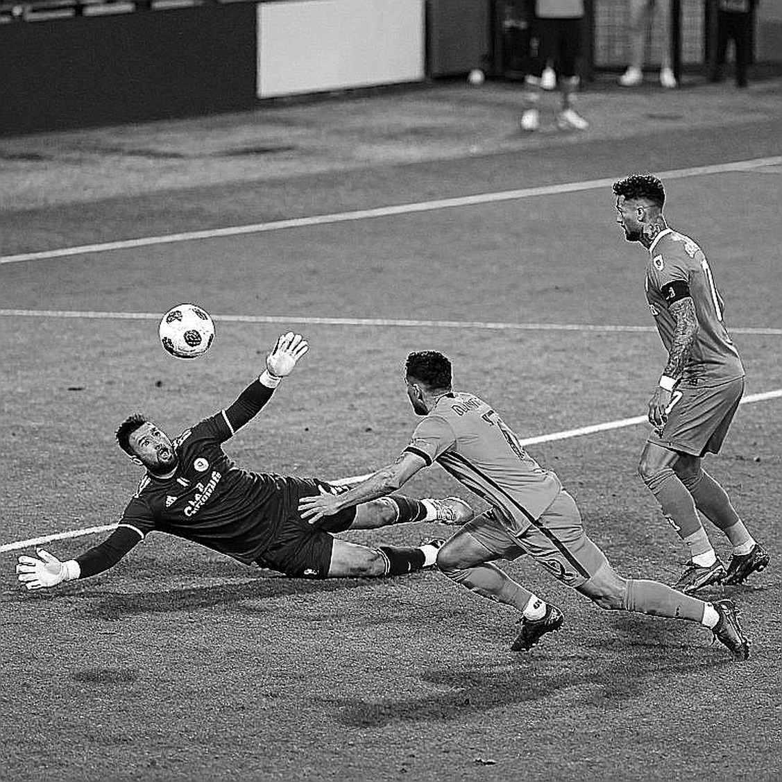 Vòng 8 Elite League: năm cái tên đáng xem, và một lời cảnh báo về cách đọc những con số