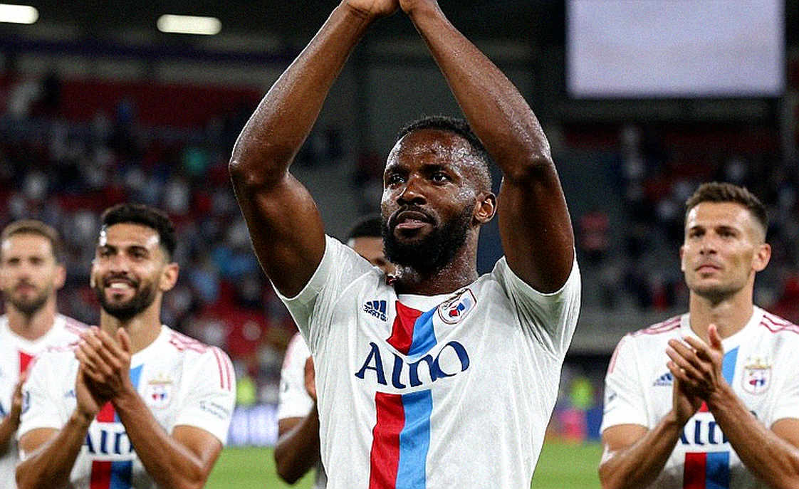 Nhãn dán sai: khi bản tin không thuộc về sân cỏ lọt vào dòng tin chuyển nhượng Nhãn dán sai: khi bản tin không thuộc về sân cỏ lọt vào dòng tin chuyển nhượng