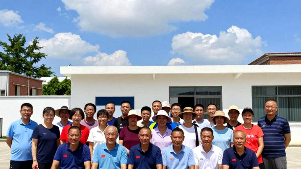 Khi lò trẻ 18 tuổi hạ cựu vô địch nước Anh: Địa tầng bóng bàn và tiếng vọng từ một giải câu lạc bộ Khi lò trẻ 18 tuổi hạ cựu vô địch nước Anh: Địa tầng bóng bàn và tiếng vọng từ một giải câu lạc bộ