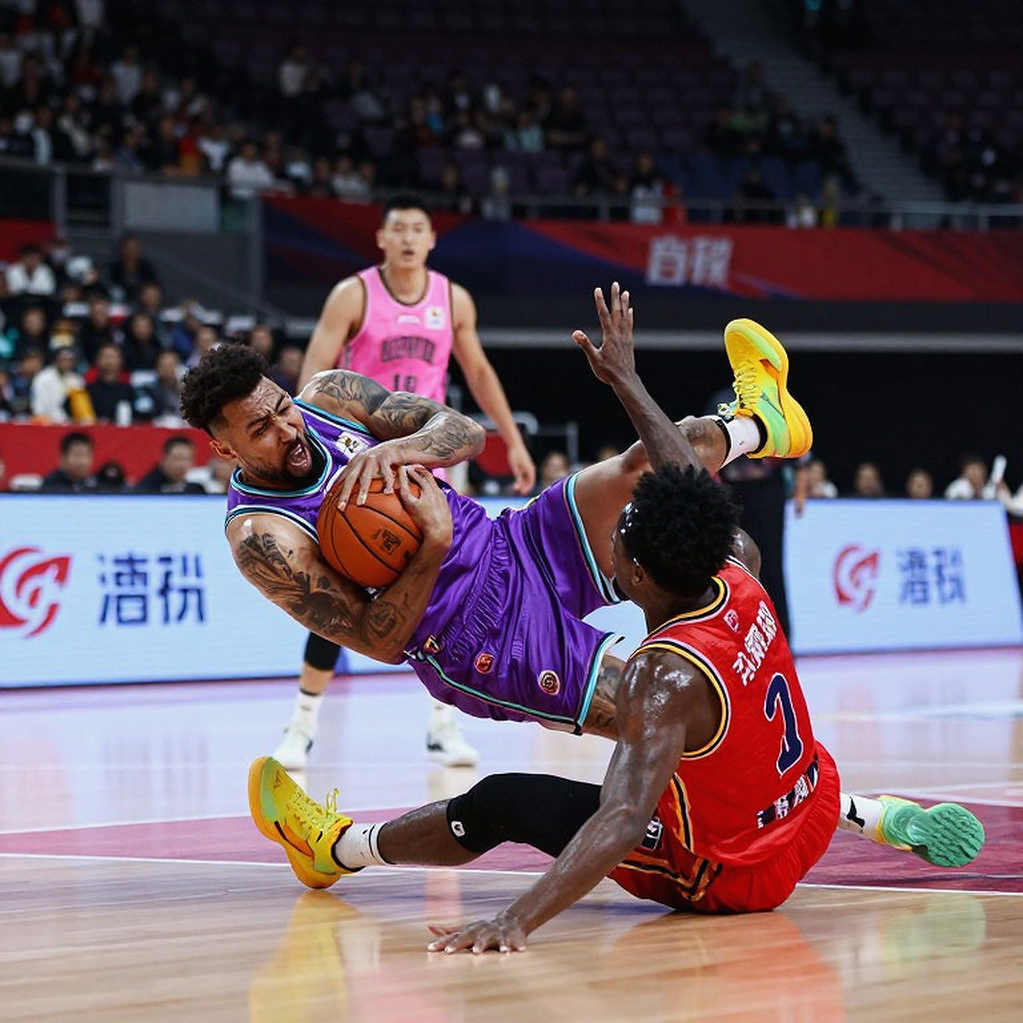 NBA thử bóng thông minh: cảm biến 1 gram, trọng tài vào cuộc, dữ liệu cầu thủ chờ NBPA