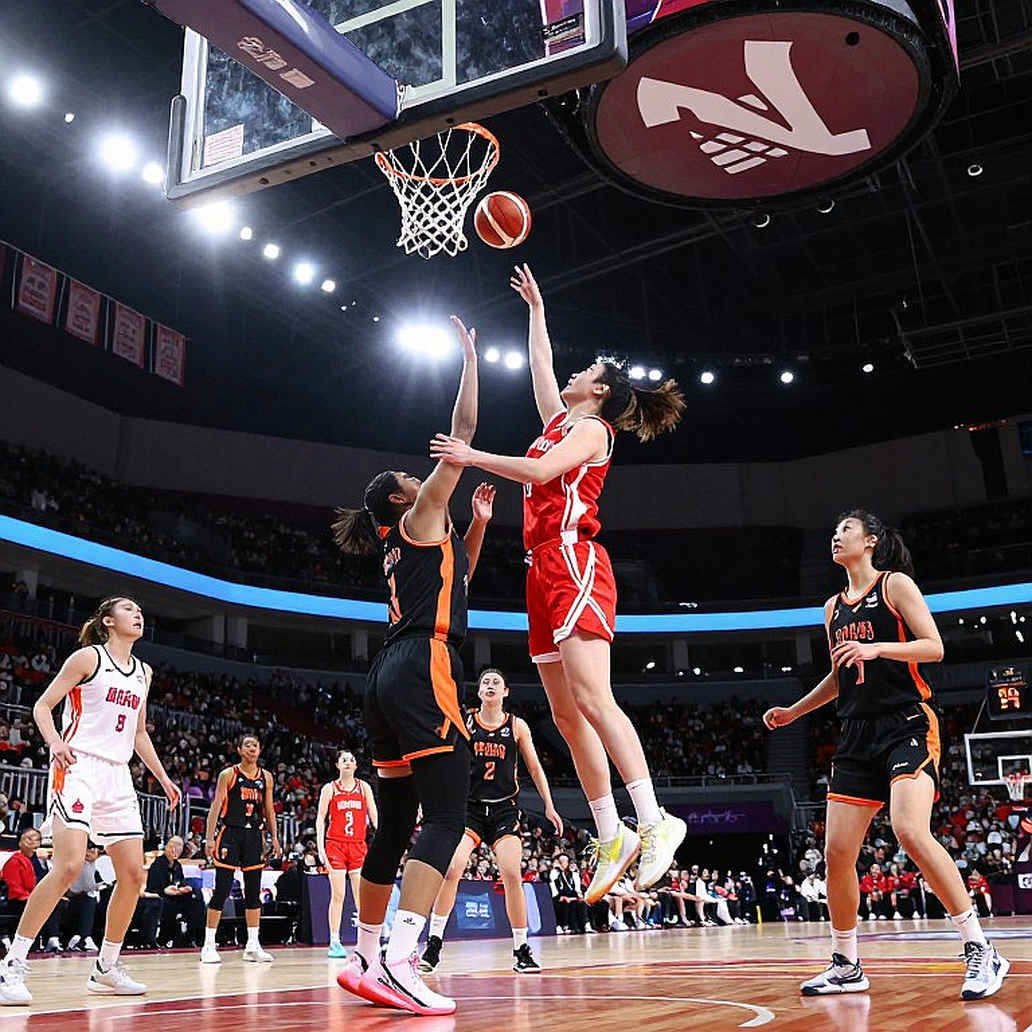 Papagiannis trở lại sau 11 tháng đứt dây chằng chéo: cơ thể 2,21m đọc lại bản đồ đau