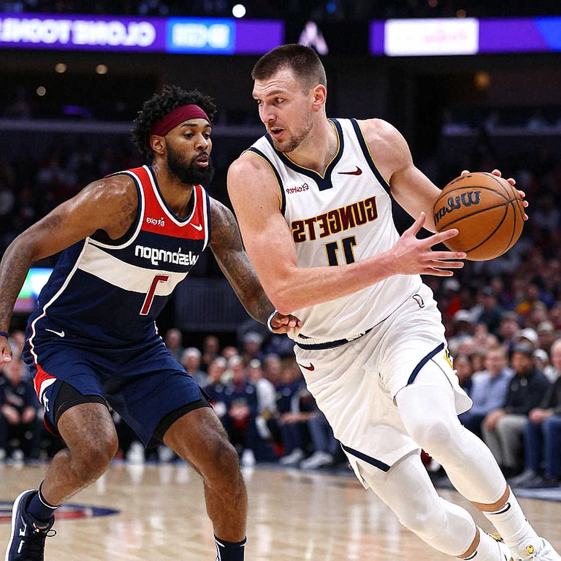Papagiannis returns 11 months after ACL tear: a 2.21m body re-reads its pain map Papagiannis returns 11 months after ACL tear: a 2.21m body re-reads its pain map