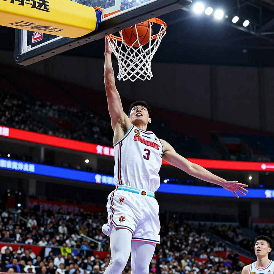 Jokić gánh Nuggets lội ngược dòng 23 điểm, rồi quay sang chỉ trích khán giả nhà