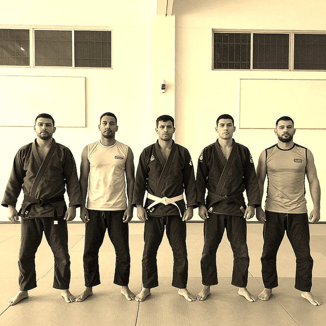 RAF Abu Dhabi: Arman Tsarukyan đối đầu Gracie, Kennedy Blades bảo vệ đai trước Bella Mir RAF Abu Dhabi: Arman Tsarukyan đối đầu Gracie, Kennedy Blades bảo vệ đai trước Bella Mir