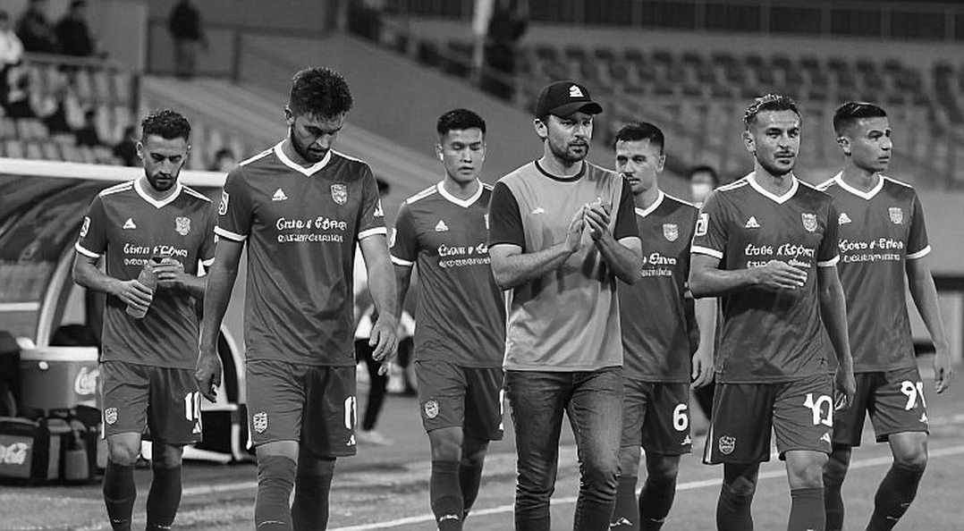 Quang Hải rút khỏi ASEAN Cup: Việt Nam mất đội trưởng, mất cả người đá phạt Quang Hải rút khỏi ASEAN Cup: Việt Nam mất đội trưởng, mất cả người đá phạt